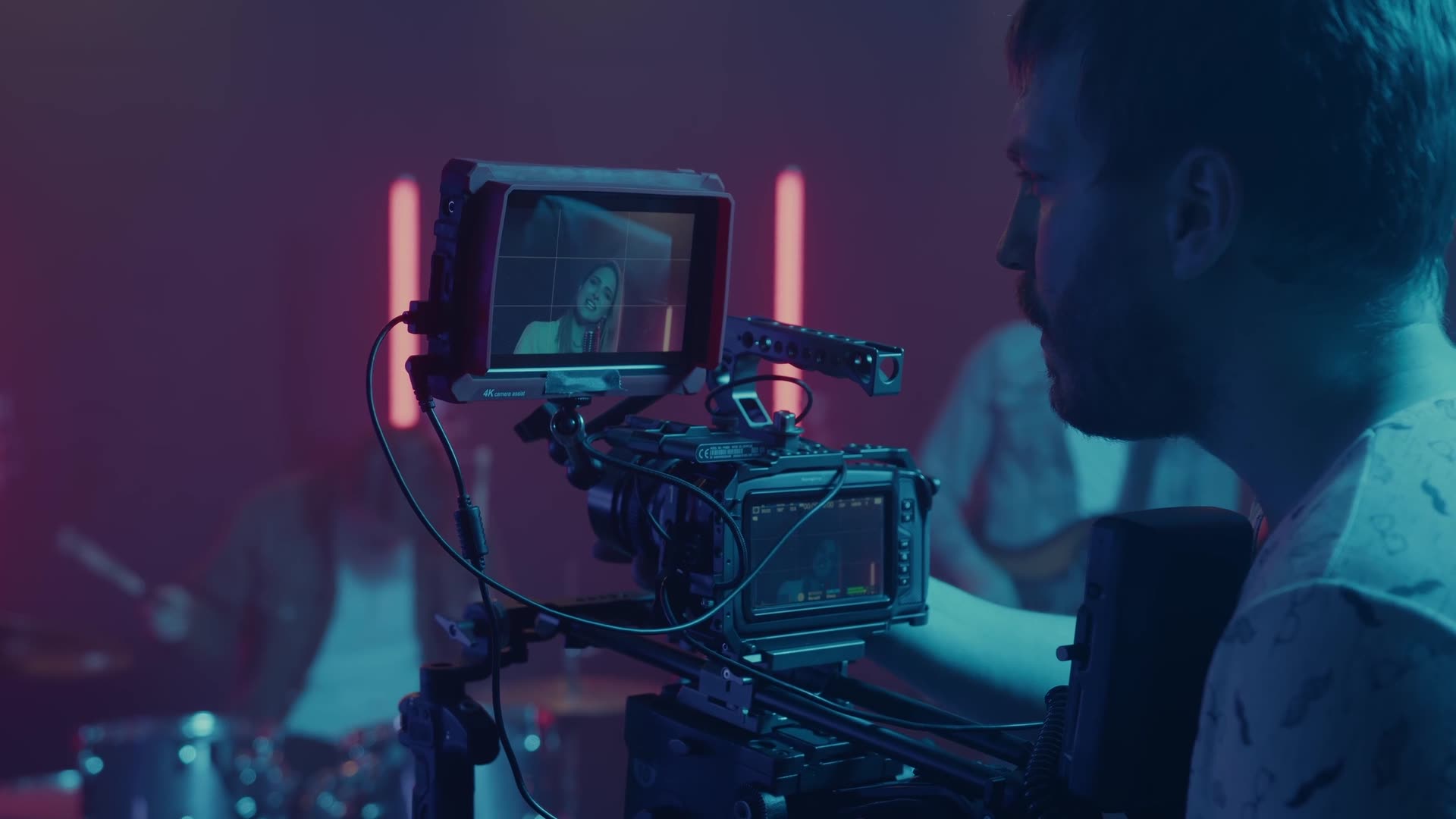 Producción audiovisual profesional en set de EEC Entertainment